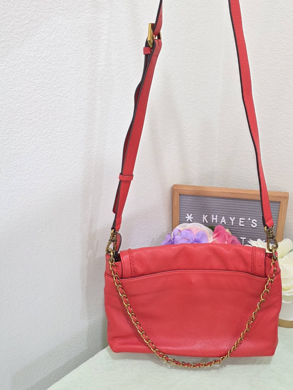 Orange Leather Shoulder Bag with Antique Gold Chain Strap And Crossbody - Picture 7 of 14